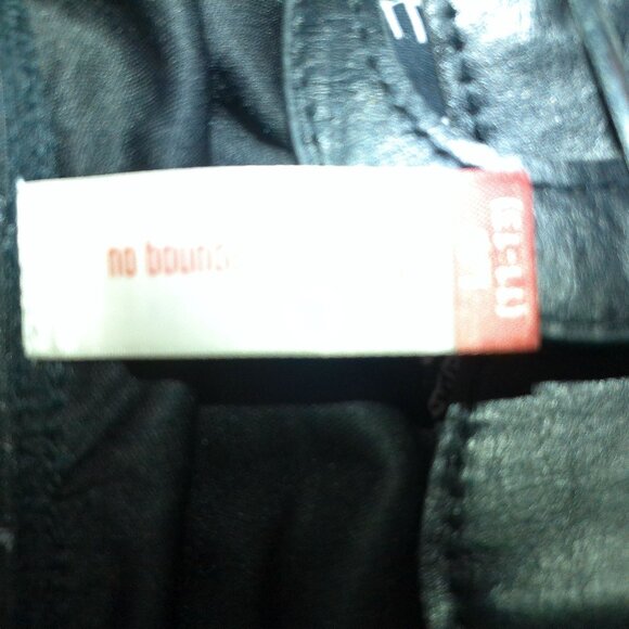 No boundaries, black and white, geometric pattern, high-low skirt - Picture 6 of 6